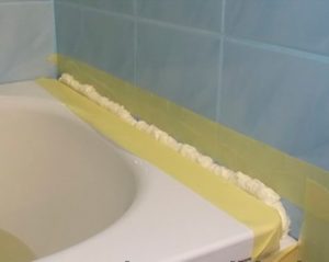 Герметизация швов между стеной и ванной